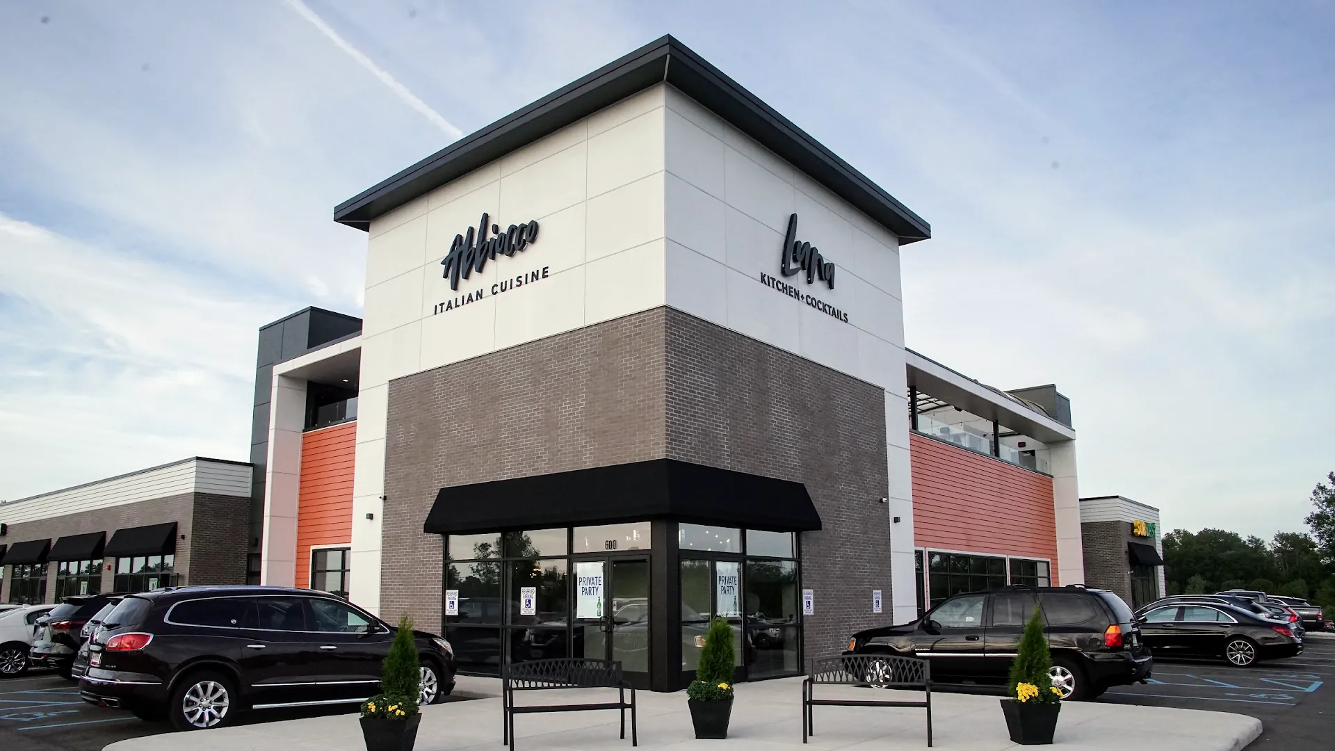 Abbiocco Italian Cuisine/ Luna Rooftop Bar